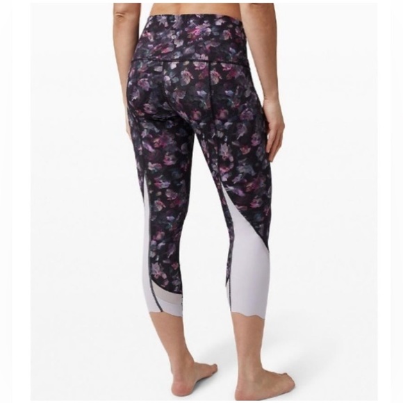 Lululemon Wunder Under Scalloped Hem High Rise Crop 23” *Luxtreme - Size 4 - Picture 3 of 7